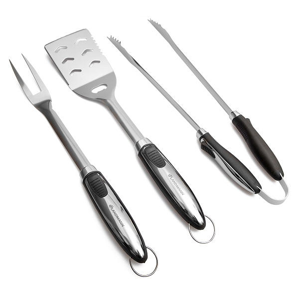 Wie reinigt man Grillgrate und Grillzubehör?