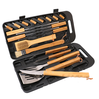 Grillset mit Holzgriff für den Außenbereich